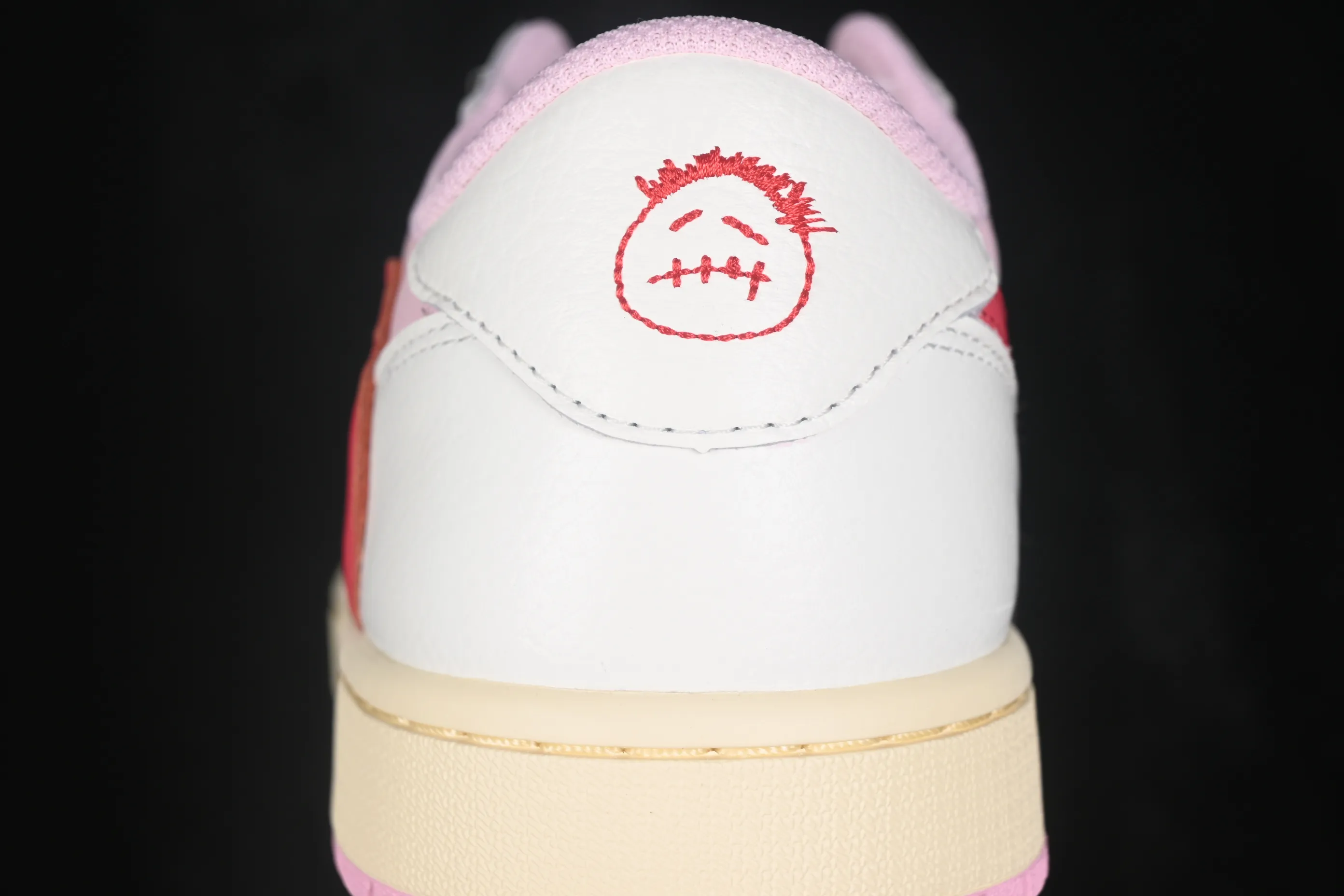 All categories Air Jordan Jordan series basketball shoes Air Jordan 1 Low GX foreign trade version Travis Scott x Air Jordan 1 Low OG AJ1 Joe 1 undercut low top full head layer IQ7604-101